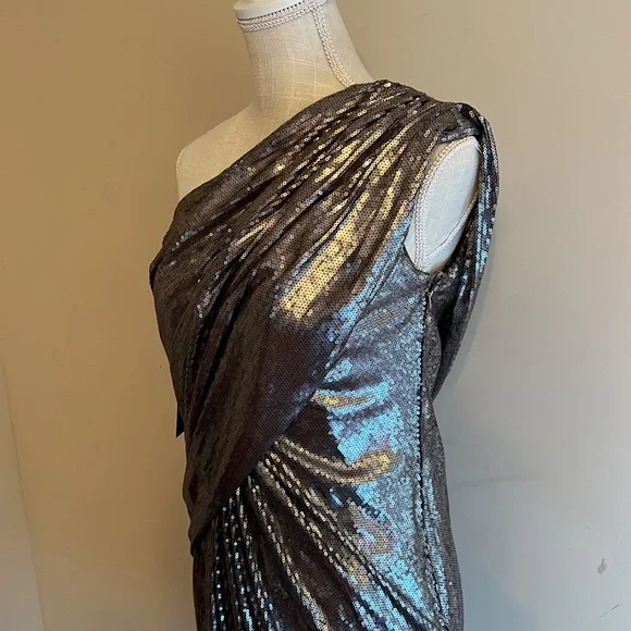Tadashi Shoji One- Shoulder Gold Sequin Ruched Dress Size: 6